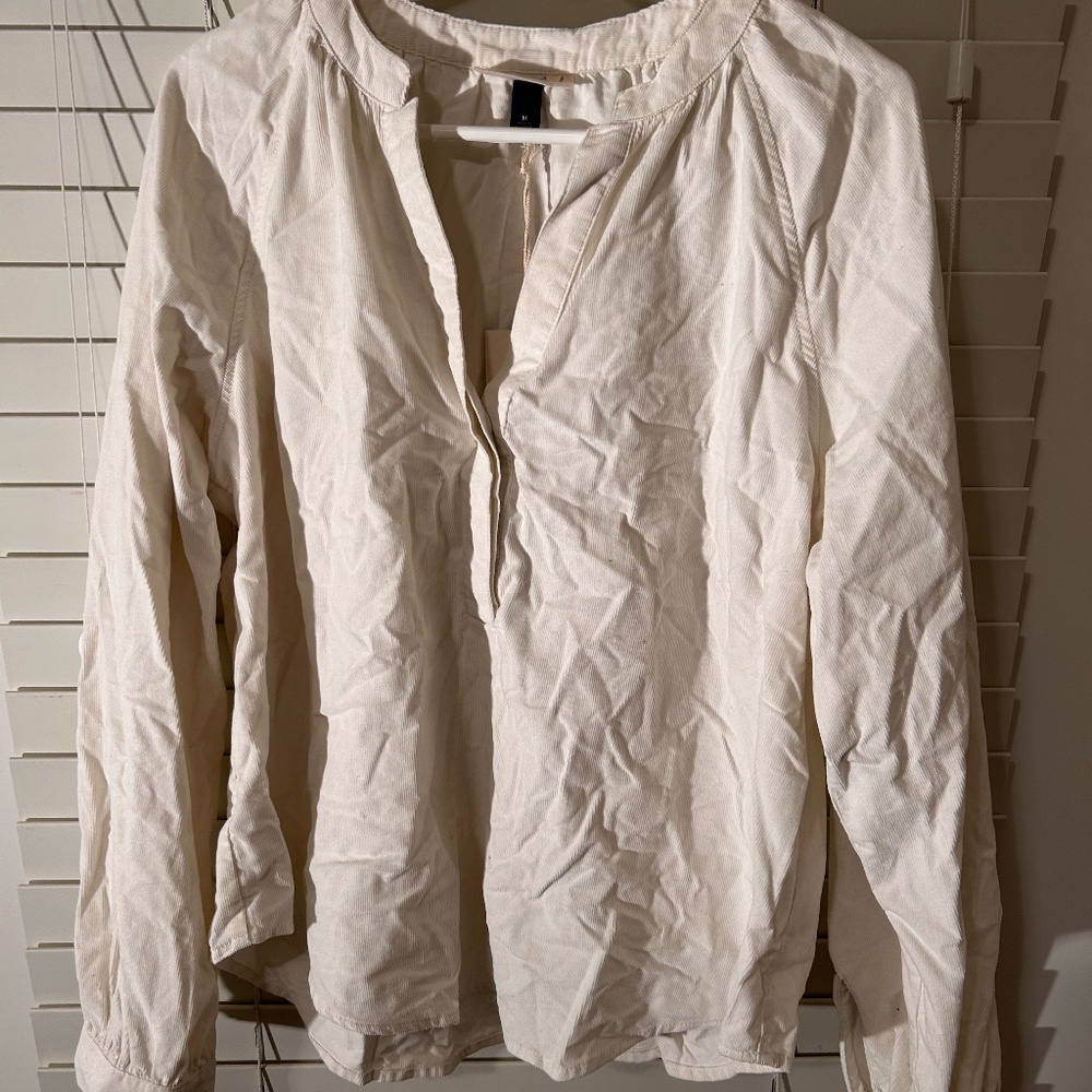 Universal Thread pullover long-sleeve blouse, open v-neck, cream white